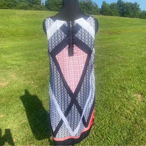 Dana Buchman Sleeveless Mini Dress Size M Geometric Print silky - Picture 4 of 7